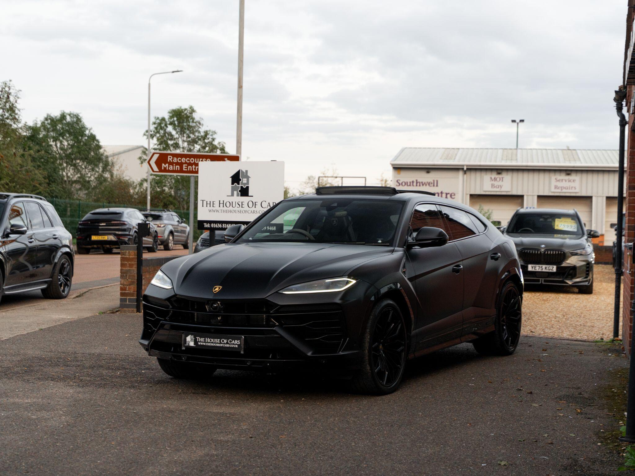 Lamborghini Urus view 8