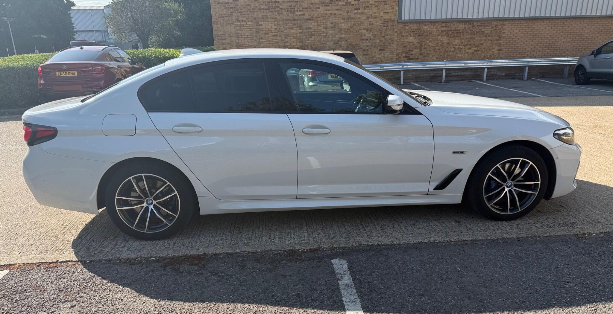 BMW 5 Series view 12