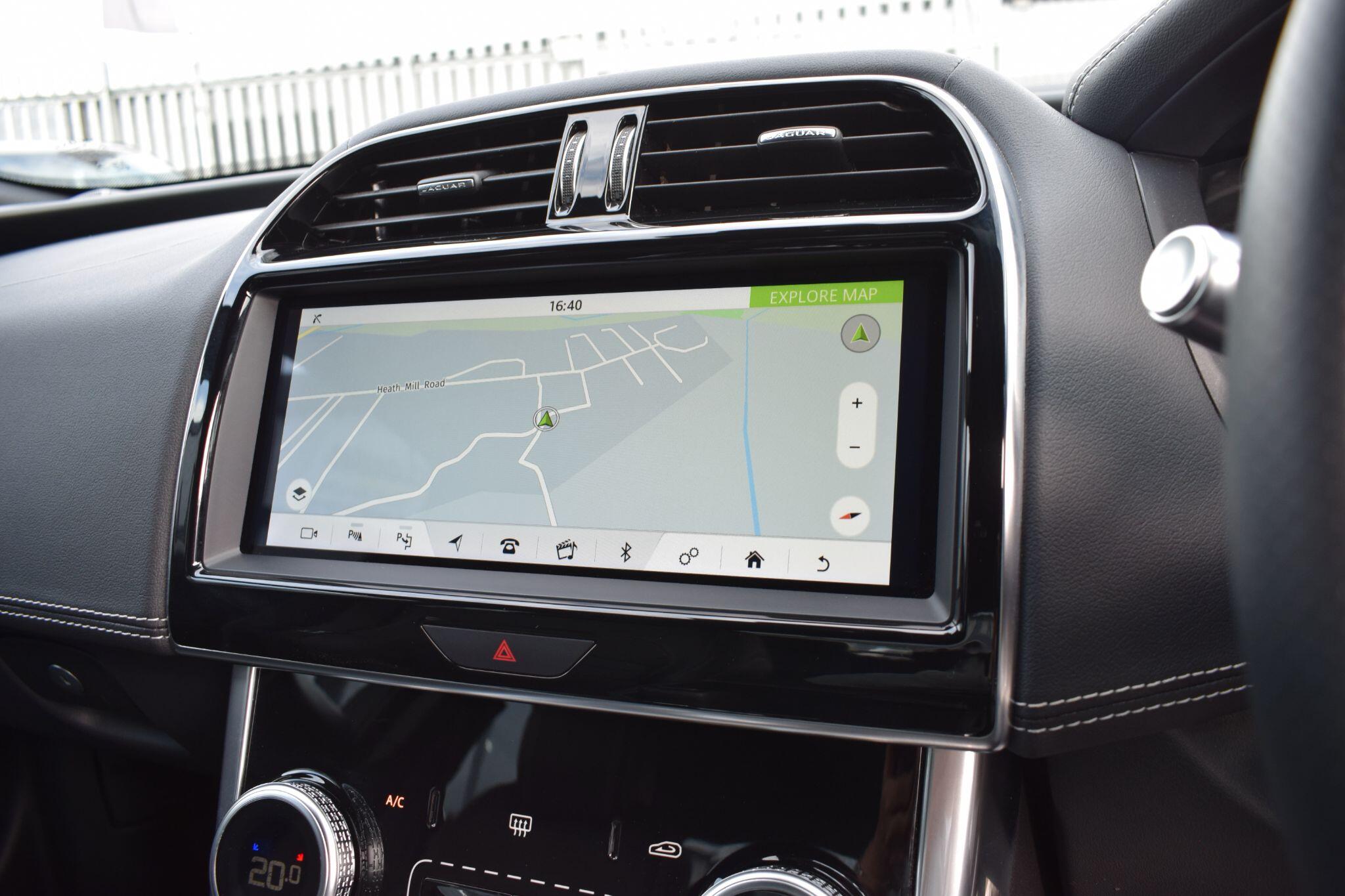 Jaguar Xe view 20