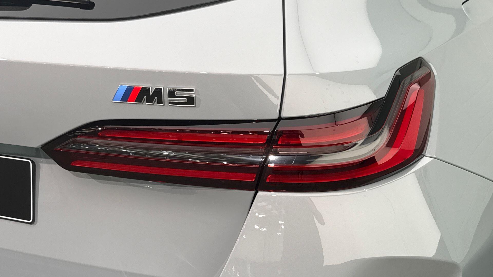 BMW M5 view 22