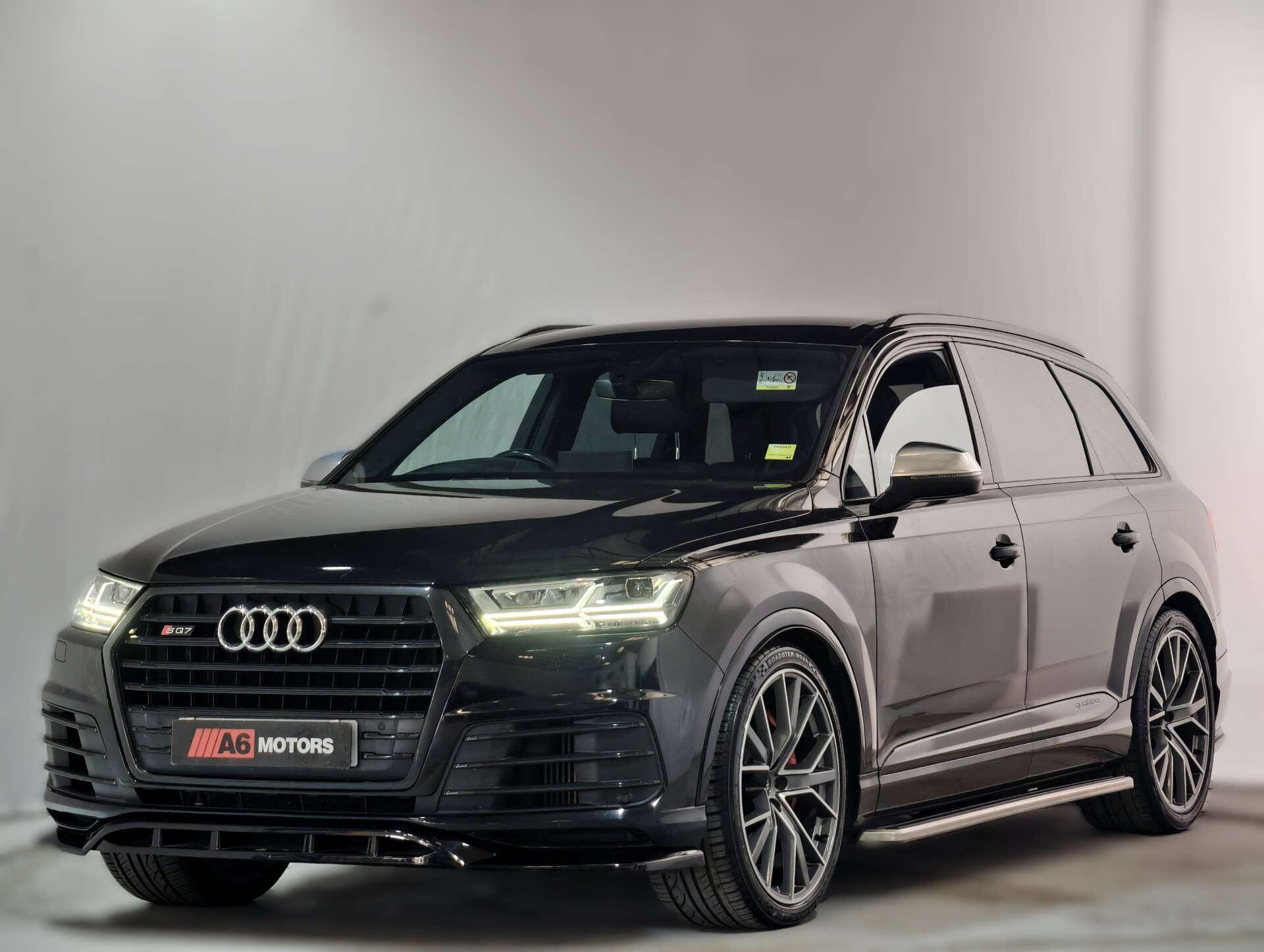 Audi SQ7 view 11