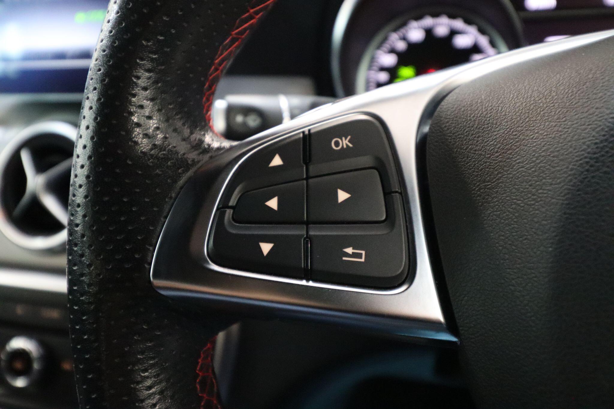 Mercedes-Benz Gla view 37