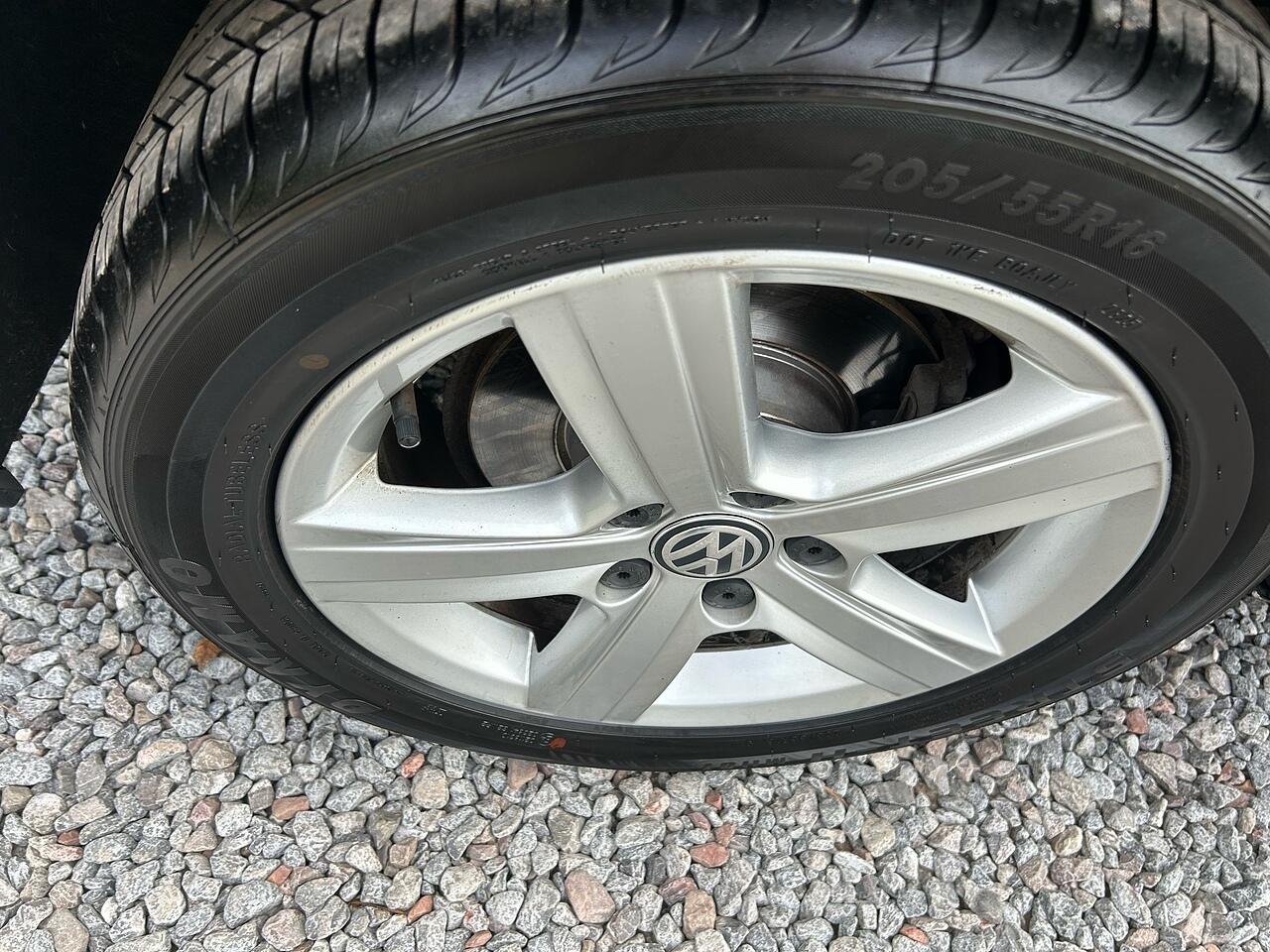 Volkswagen Golf view 12