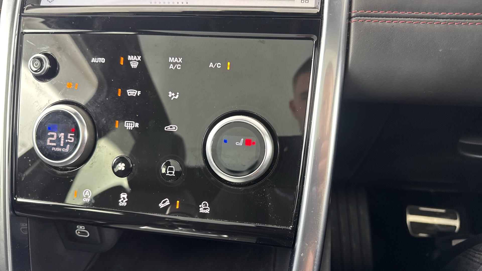 Land Rover Discovery Sport view 40