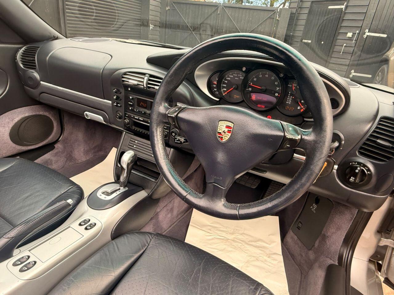 Porsche 911 view 11