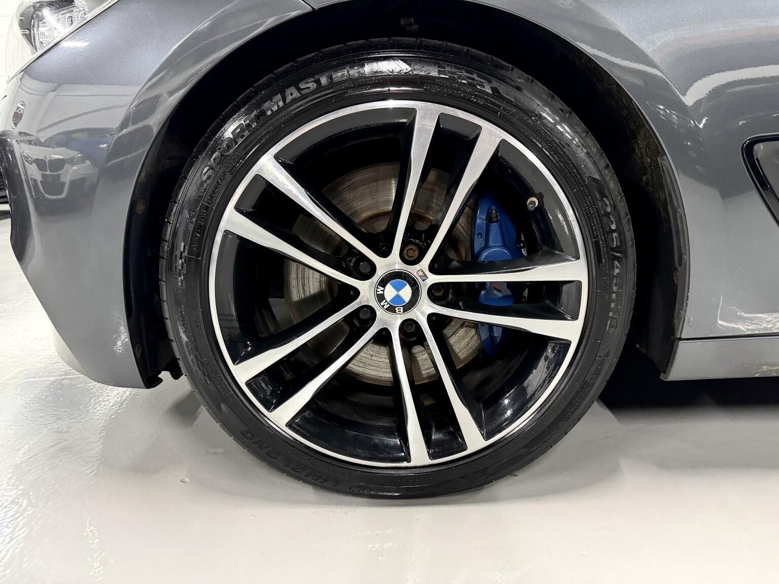 BMW 3 Series view 4