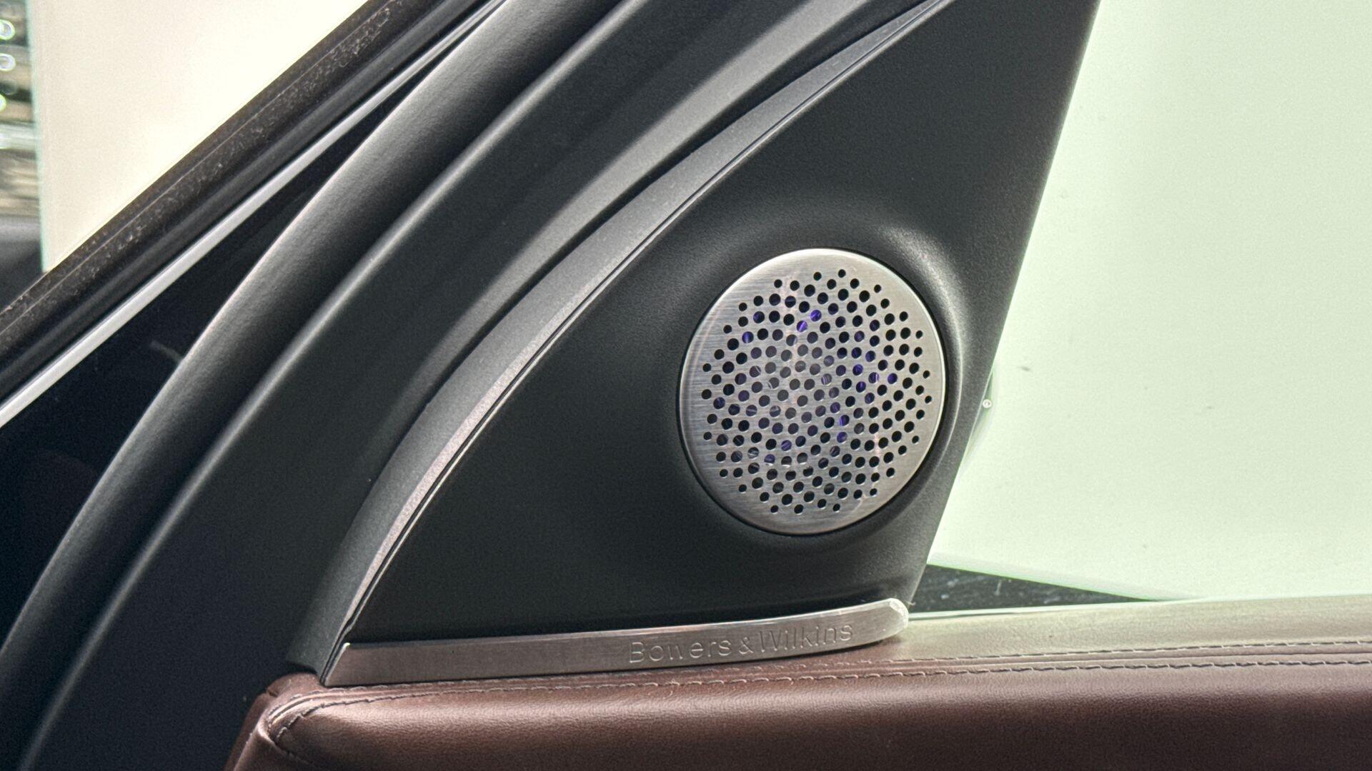 BMW XM view 21
