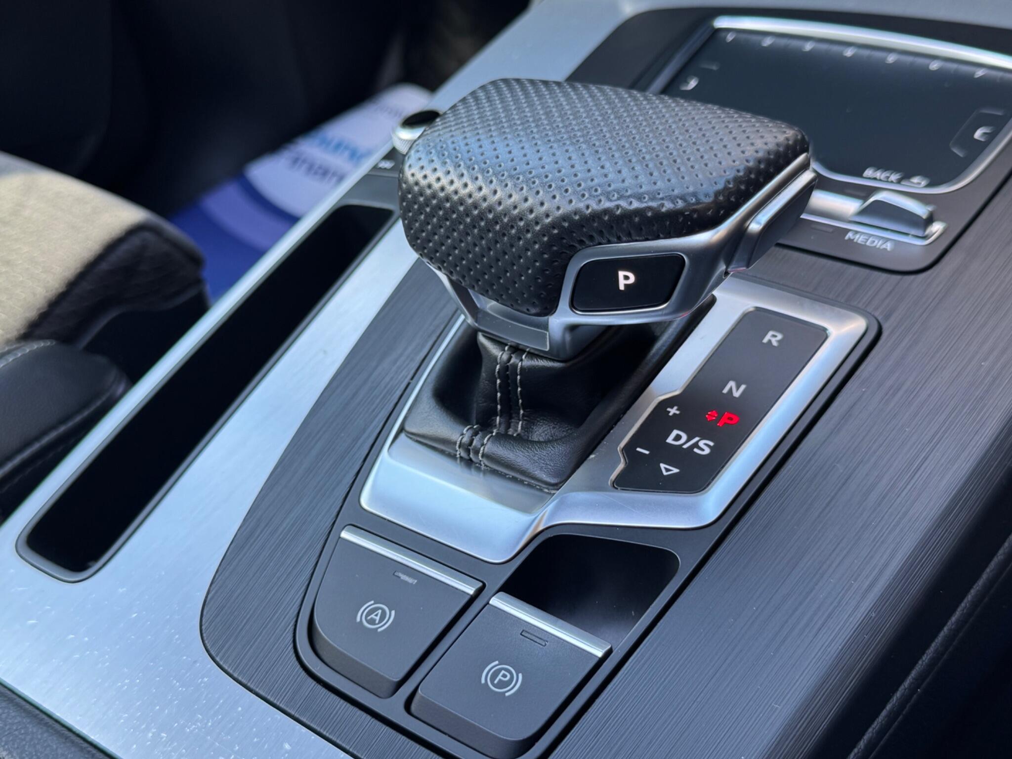 Audi Q5 view 21