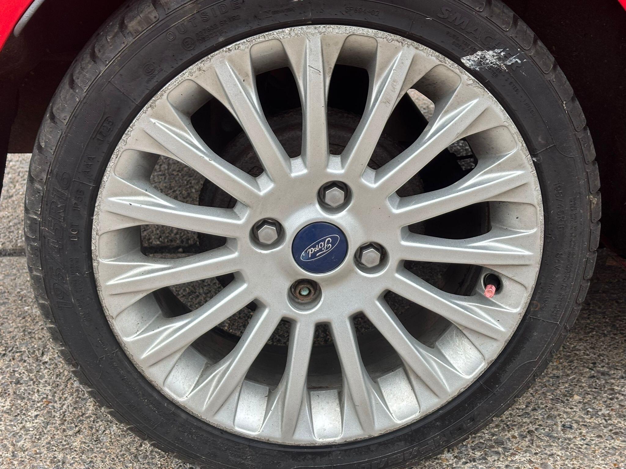 Ford Fiesta view 40