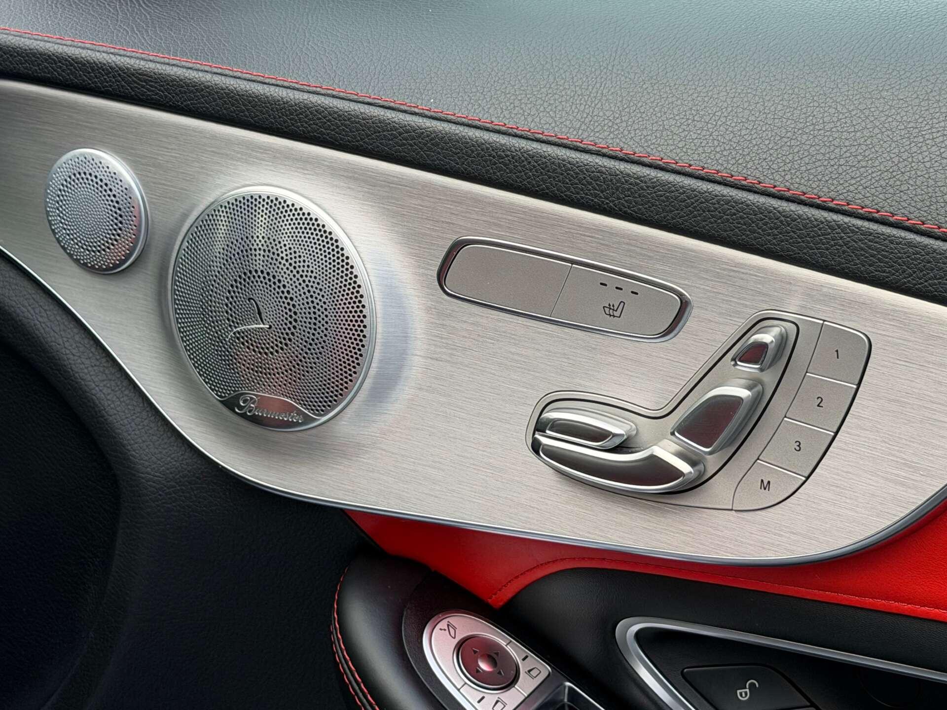 Mercedes-Benz C-Class view 36