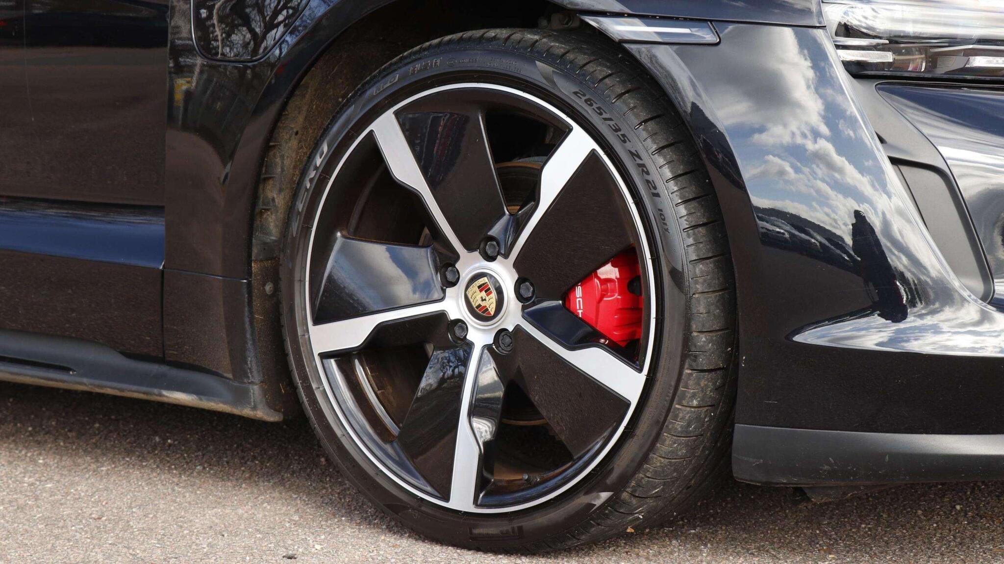 Porsche Taycan view 34