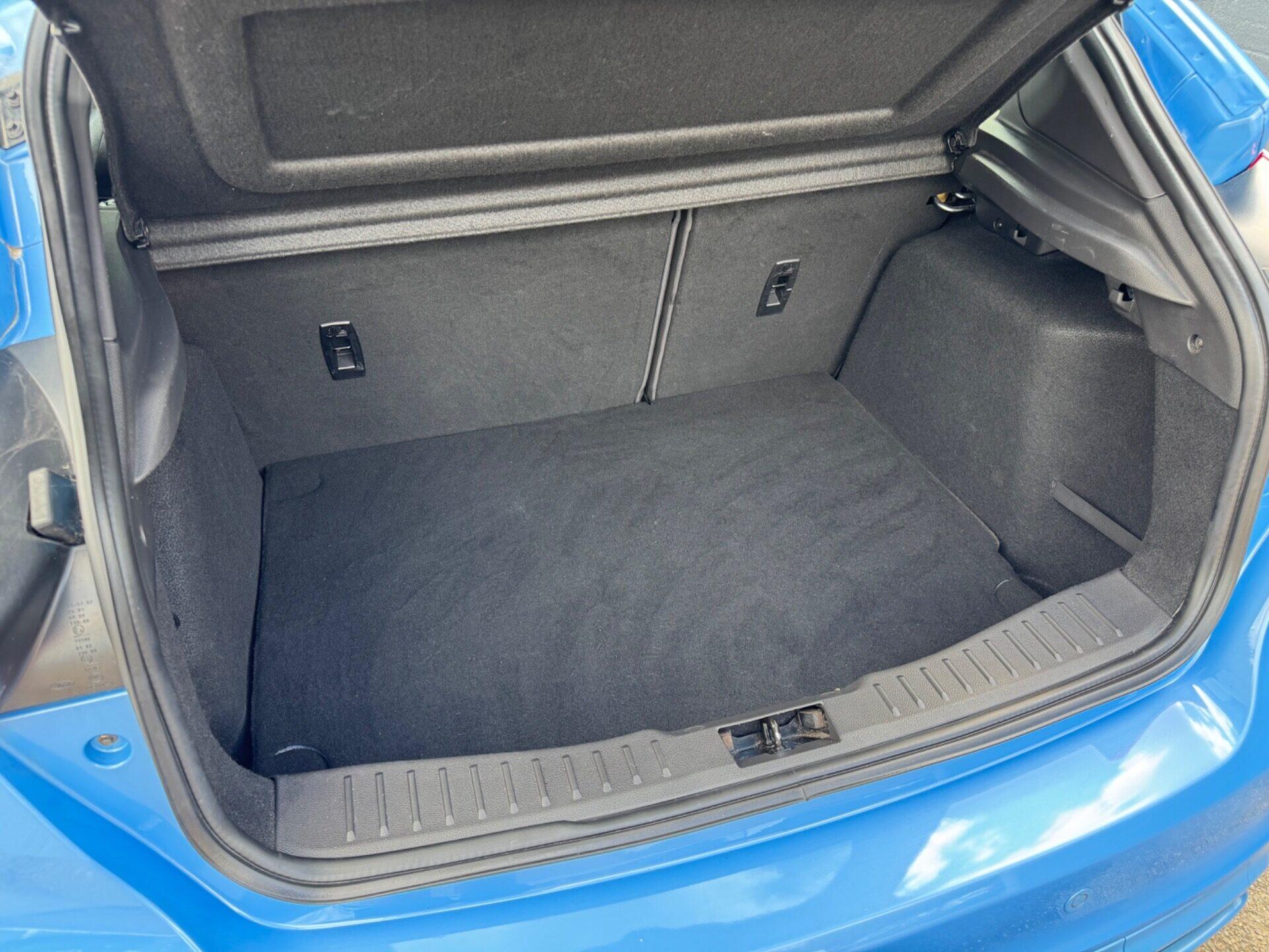 Ford Focus view 29