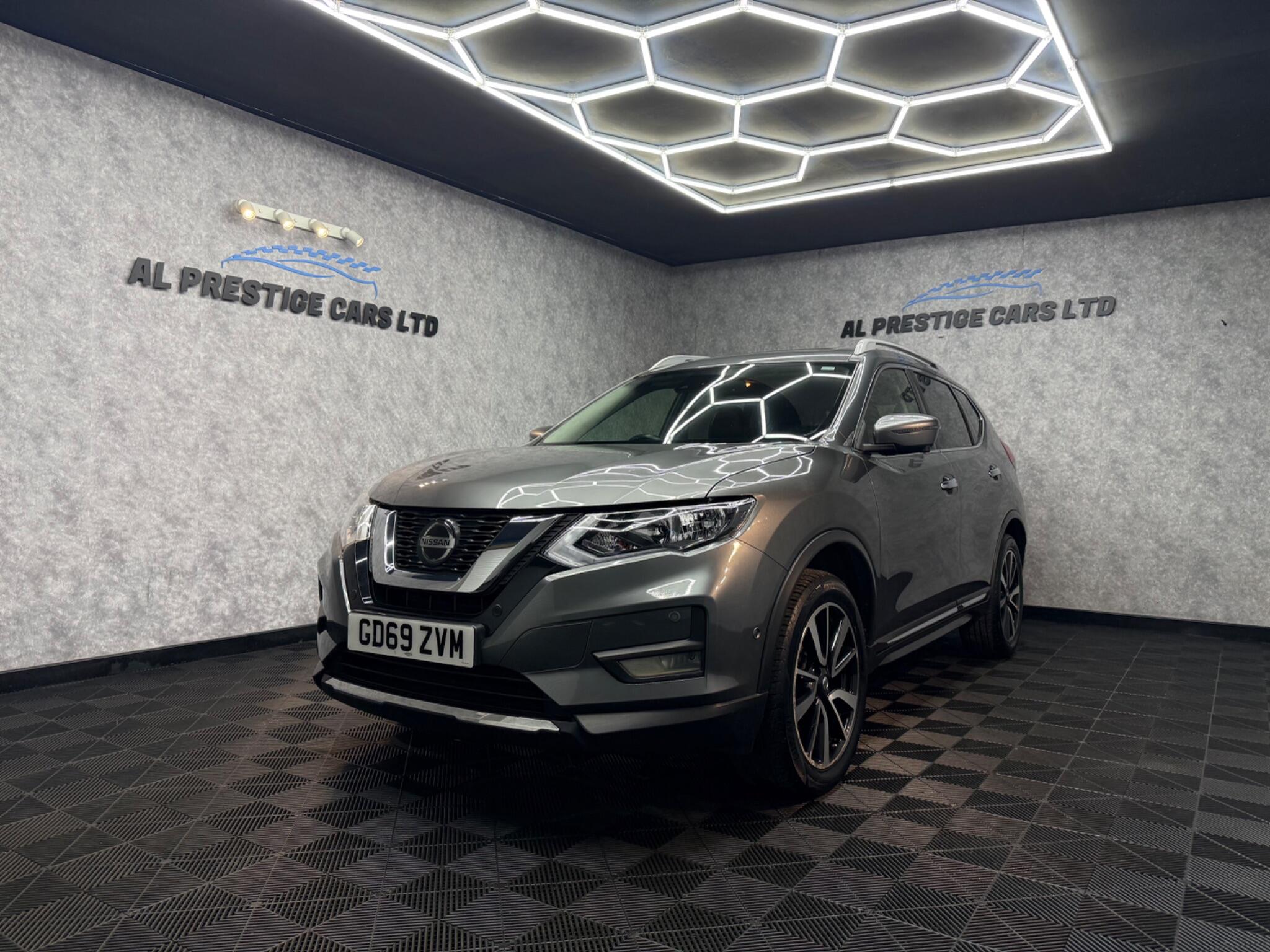 Nissan X-Trail main image