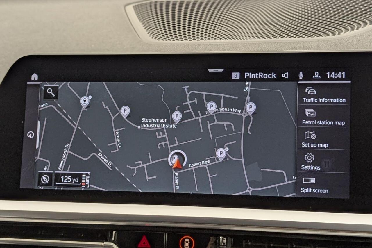 BMW 3 Series view 13
