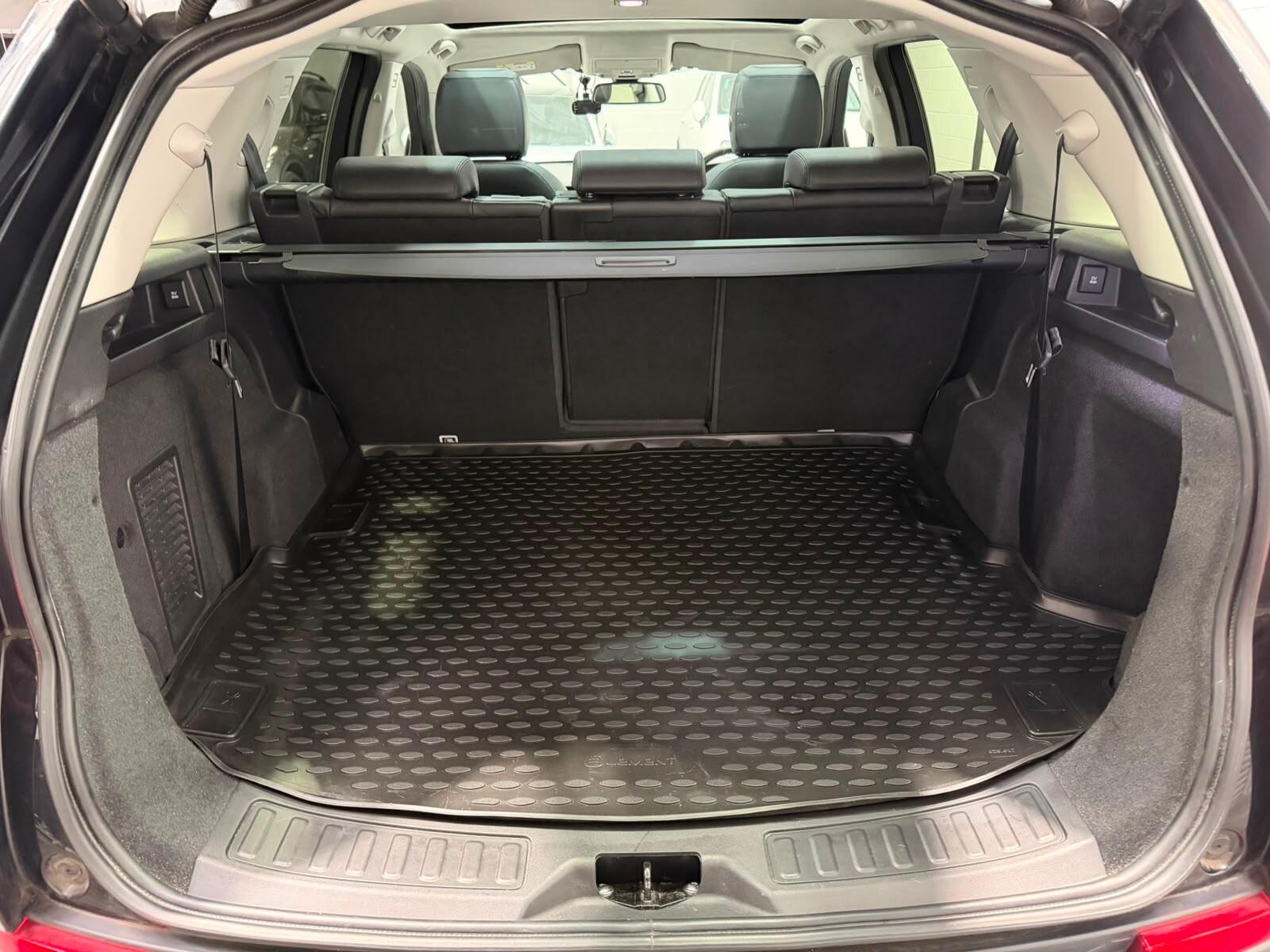 Land Rover Discovery Sport view 33