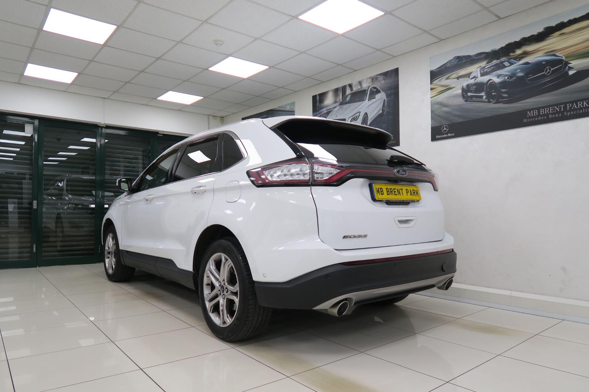 Ford Edge view 5