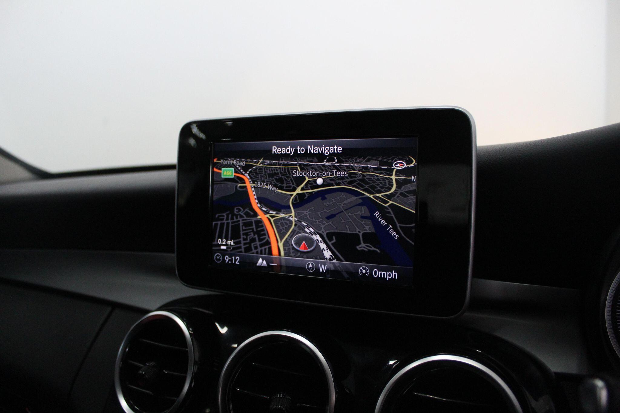 Mercedes-Benz C-Class view 35