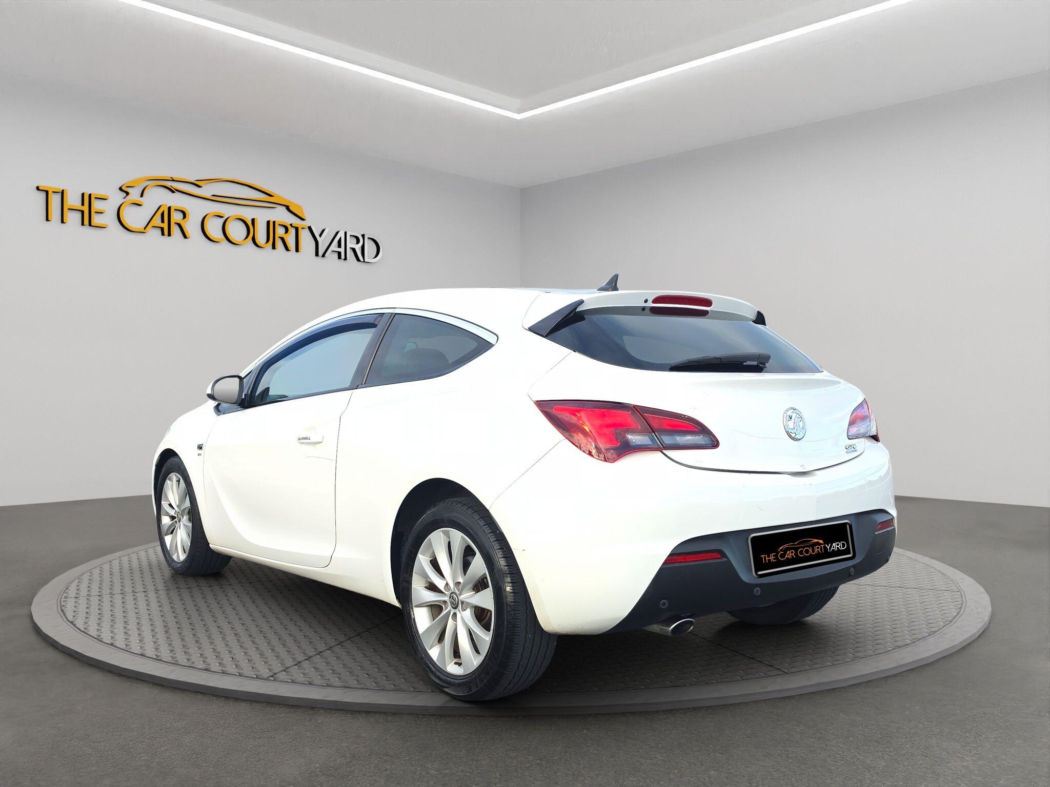 Vauxhall Astra GTC view 4