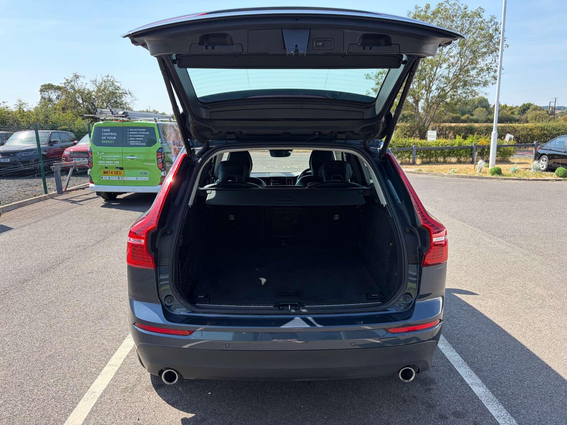 Volvo XC60 view 24
