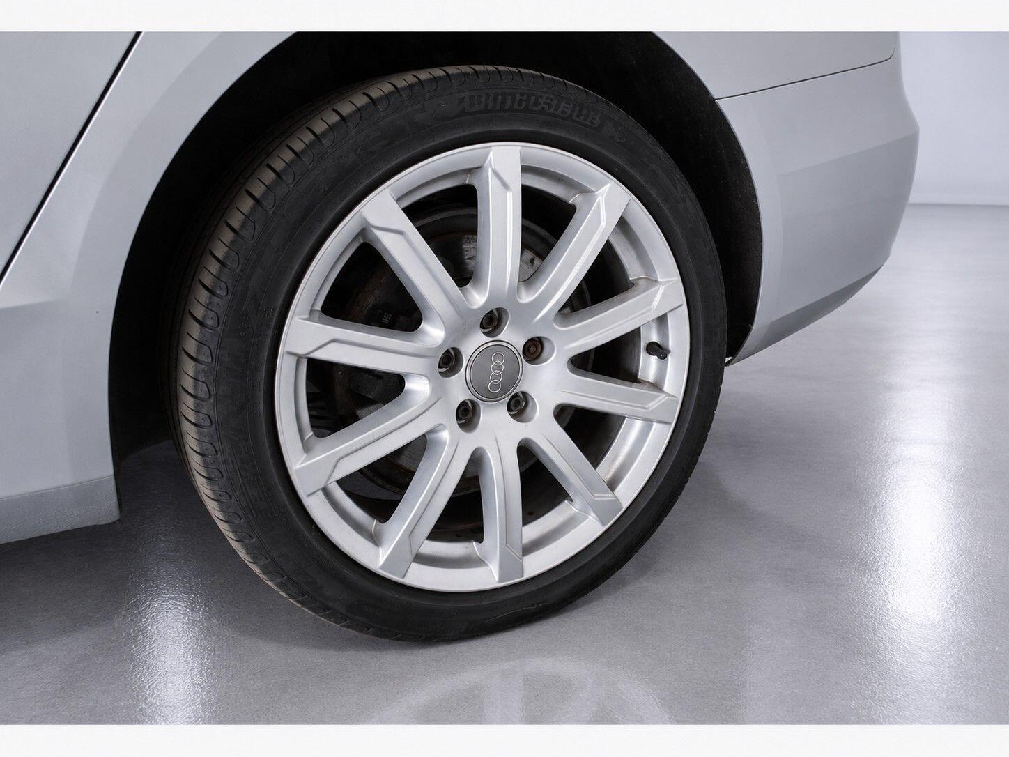 Audi A4 view 59