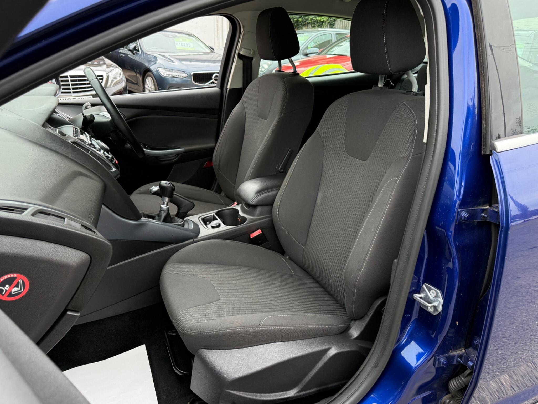 Ford Focus - Image 43