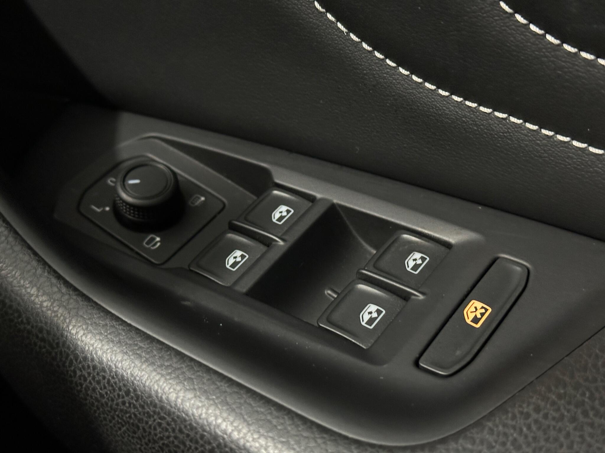 Volkswagen Passat view 19