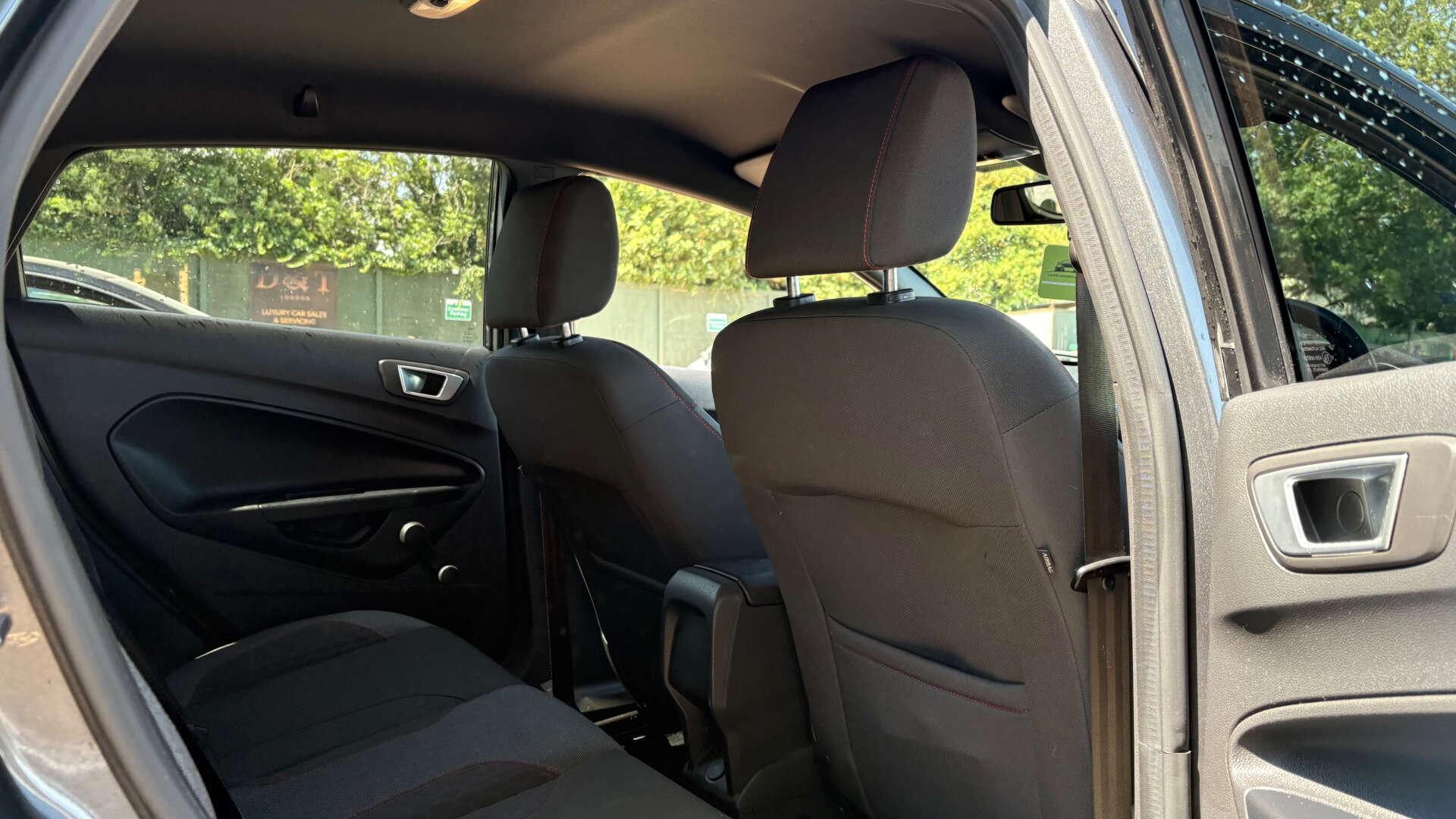 Ford Fiesta view 9