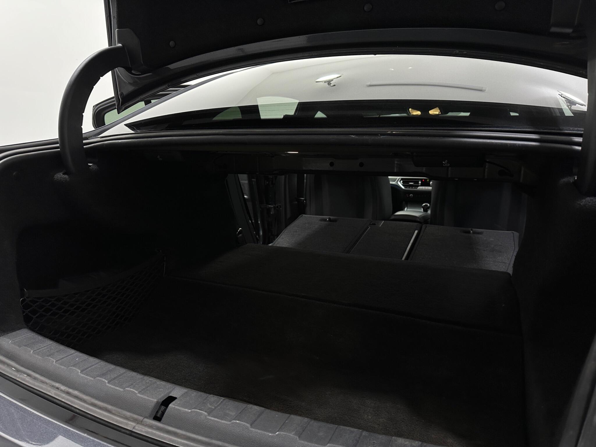BMW 3 Series view 44