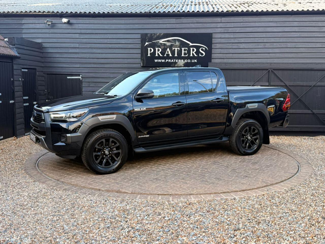 Toyota Hilux view 22