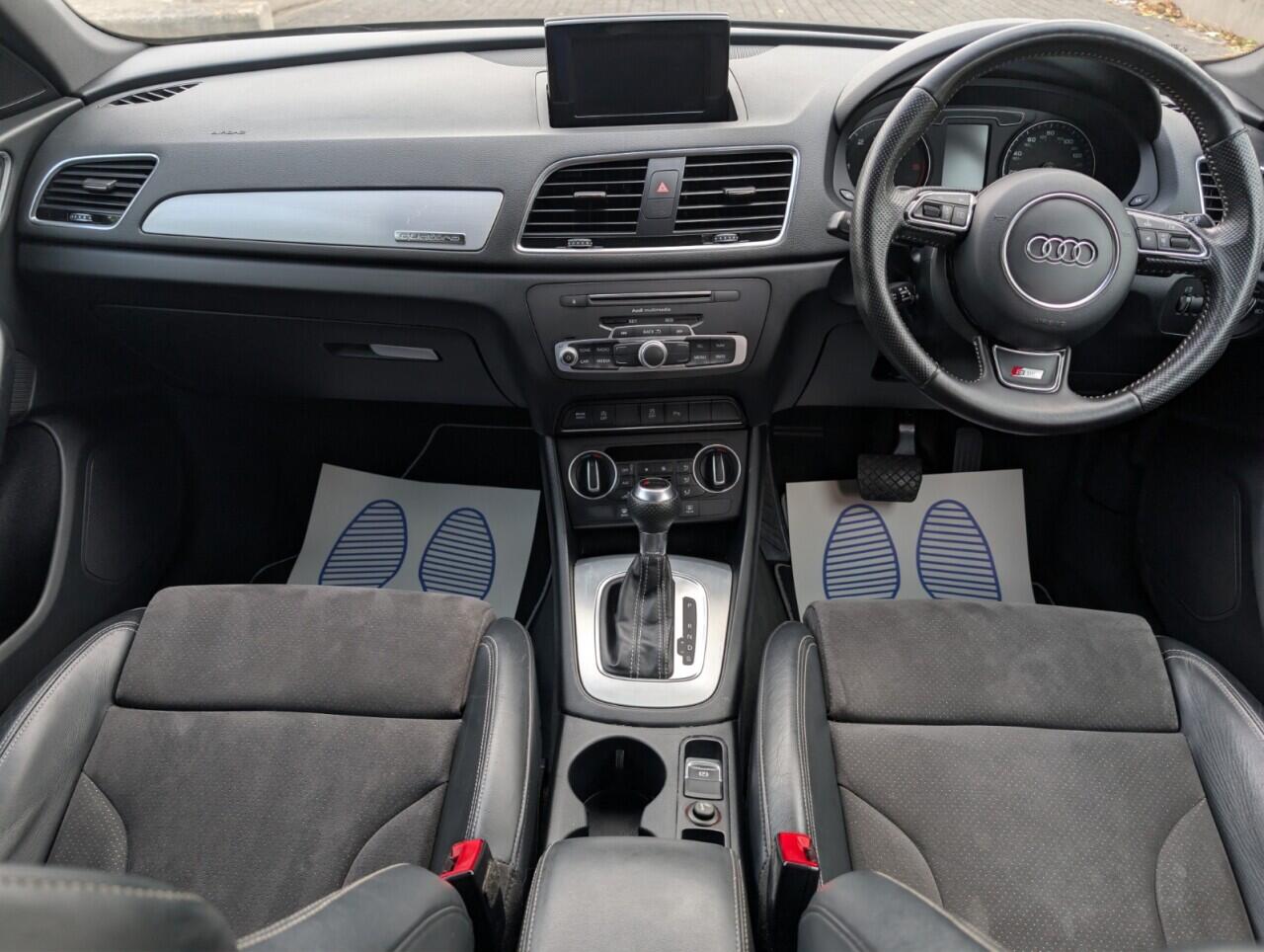 Audi Q3 view 30