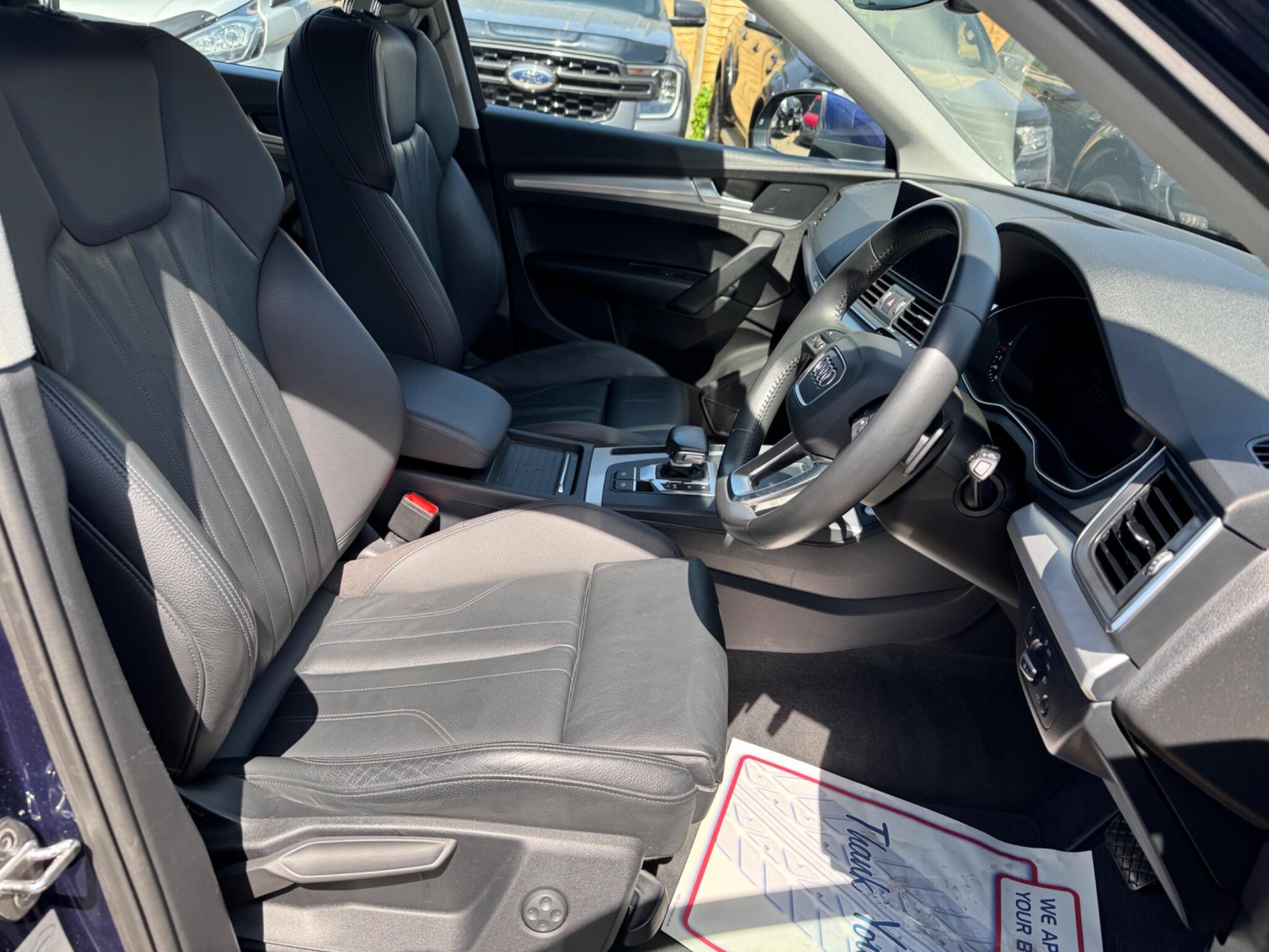 Audi Q5 view 15