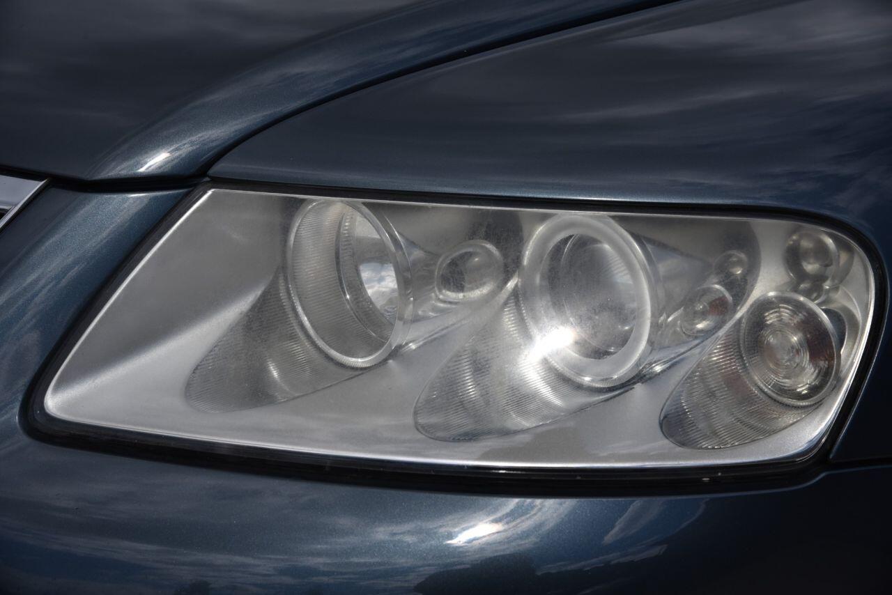 Volkswagen Touareg view 11