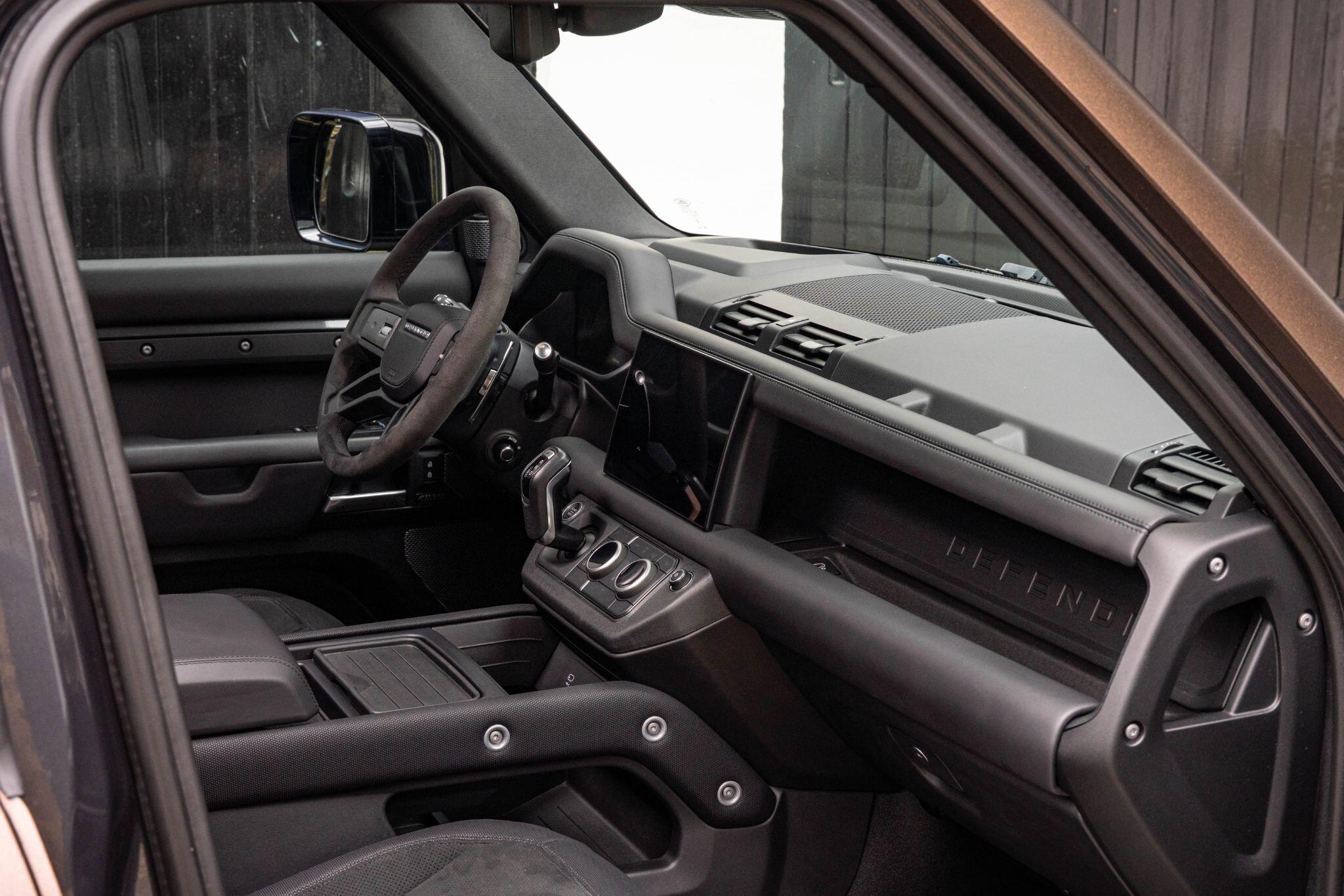 Land Rover Defender view 21