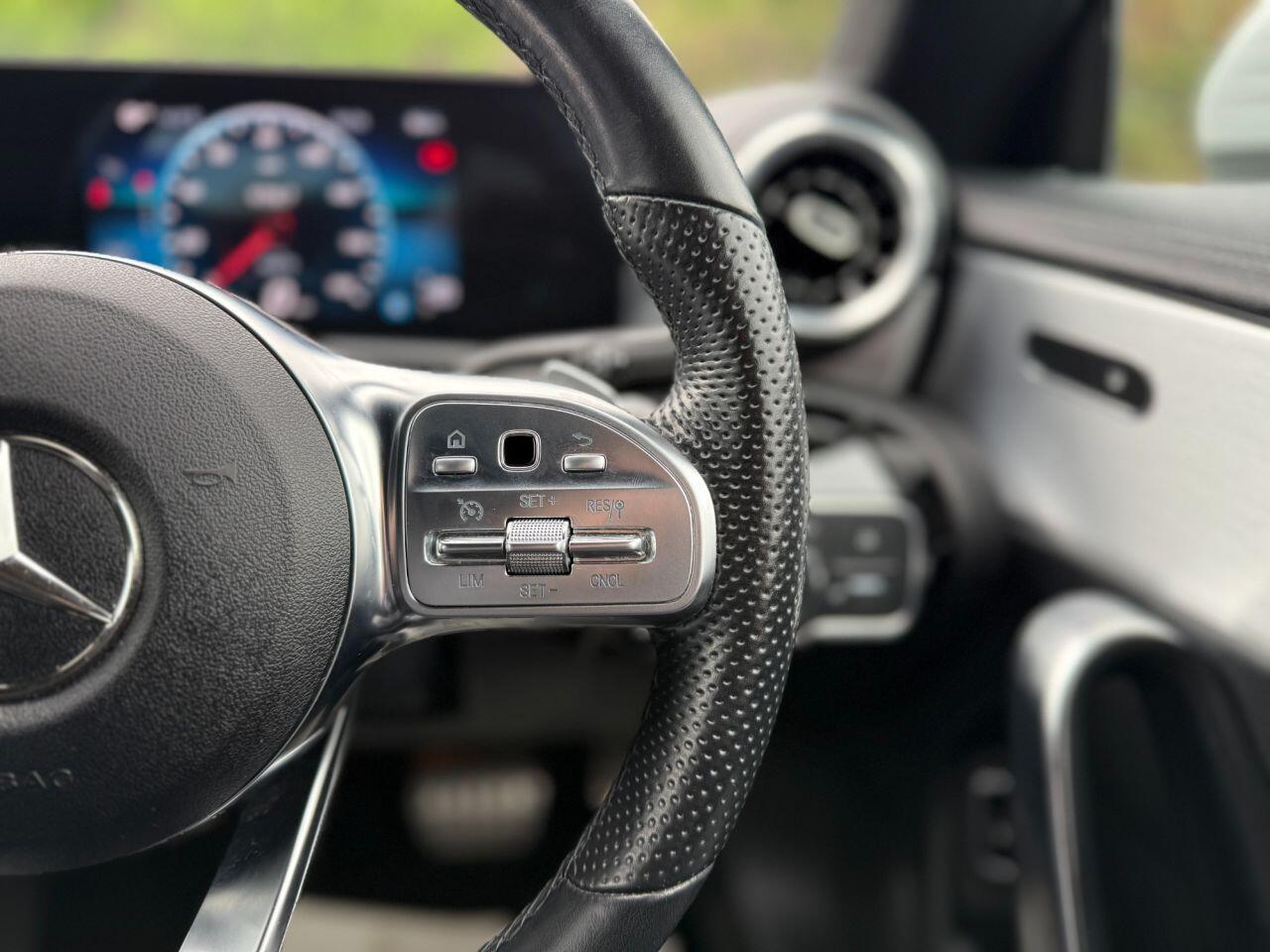 Mercedes-Benz CLA view 37