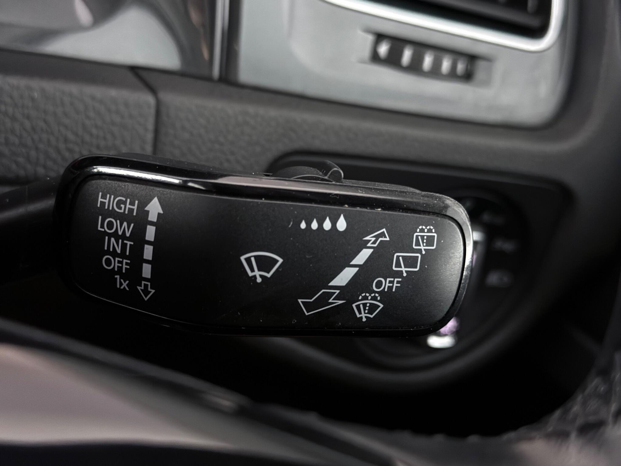 Volkswagen Golf view 17