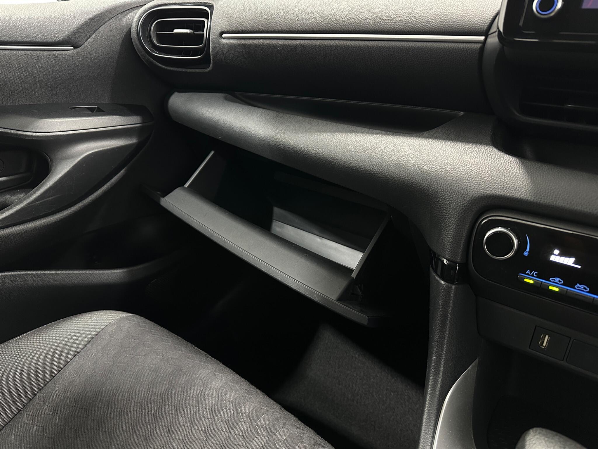 Toyota Yaris view 26