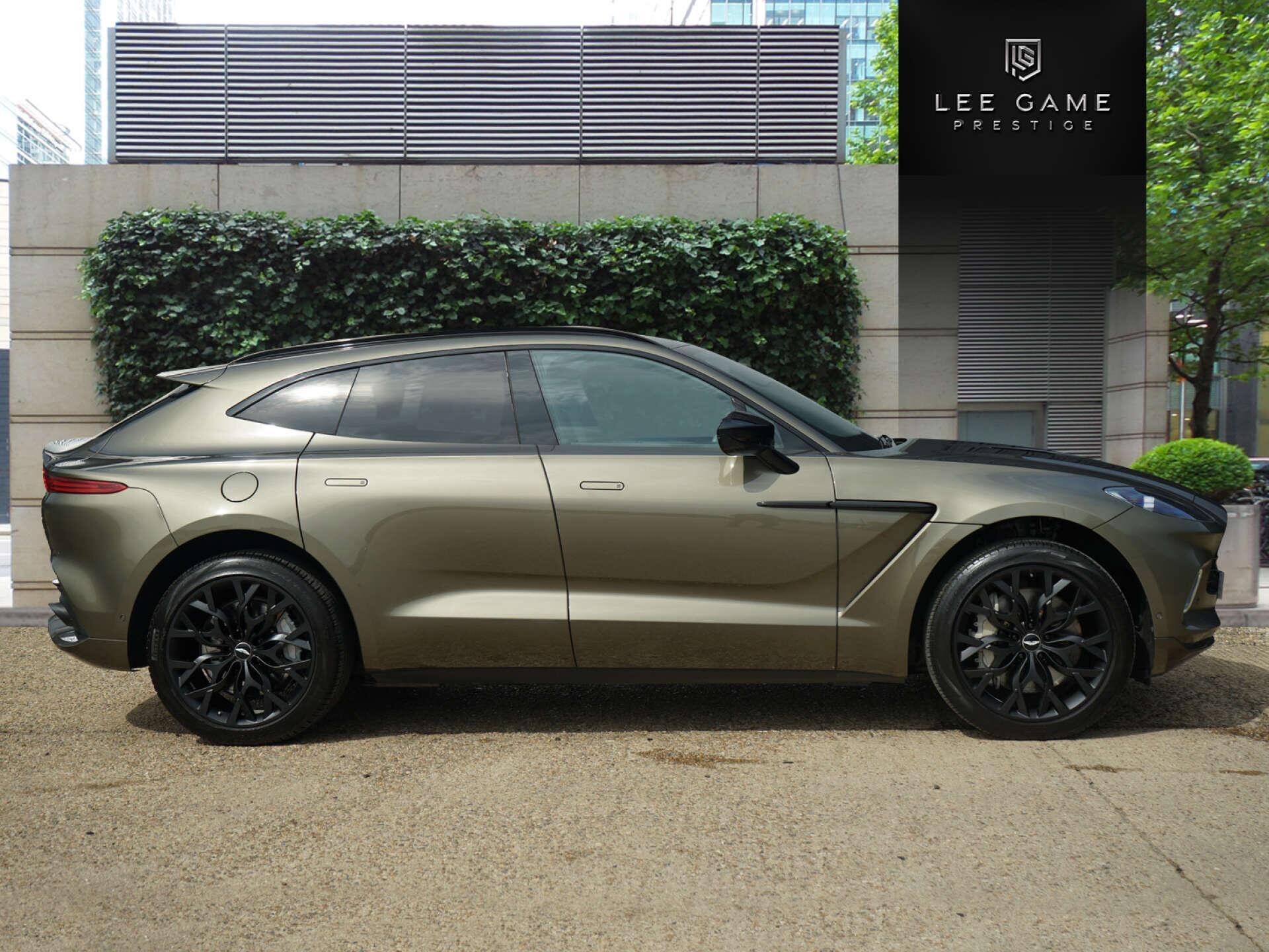 Aston Martin DBX view 4