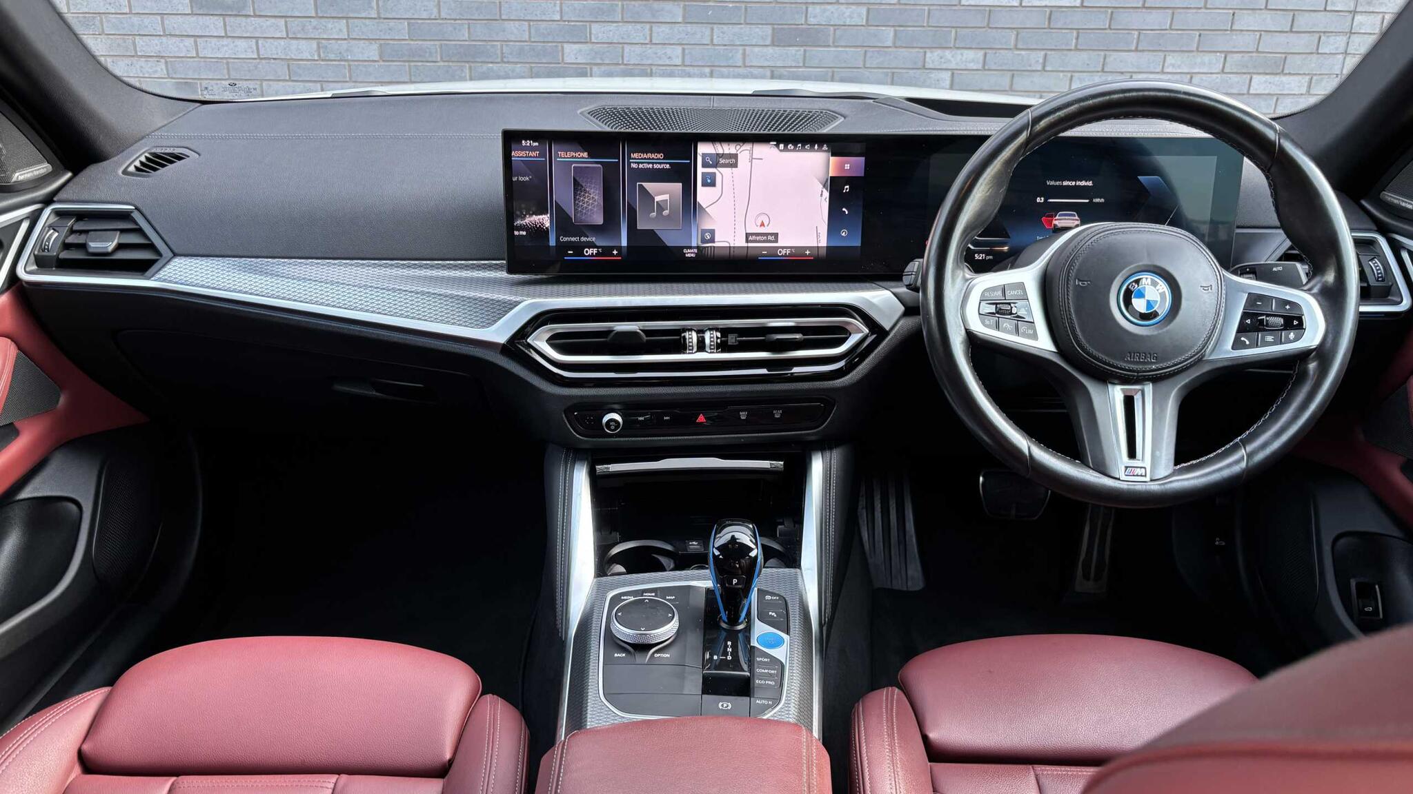 BMW i4 view 3