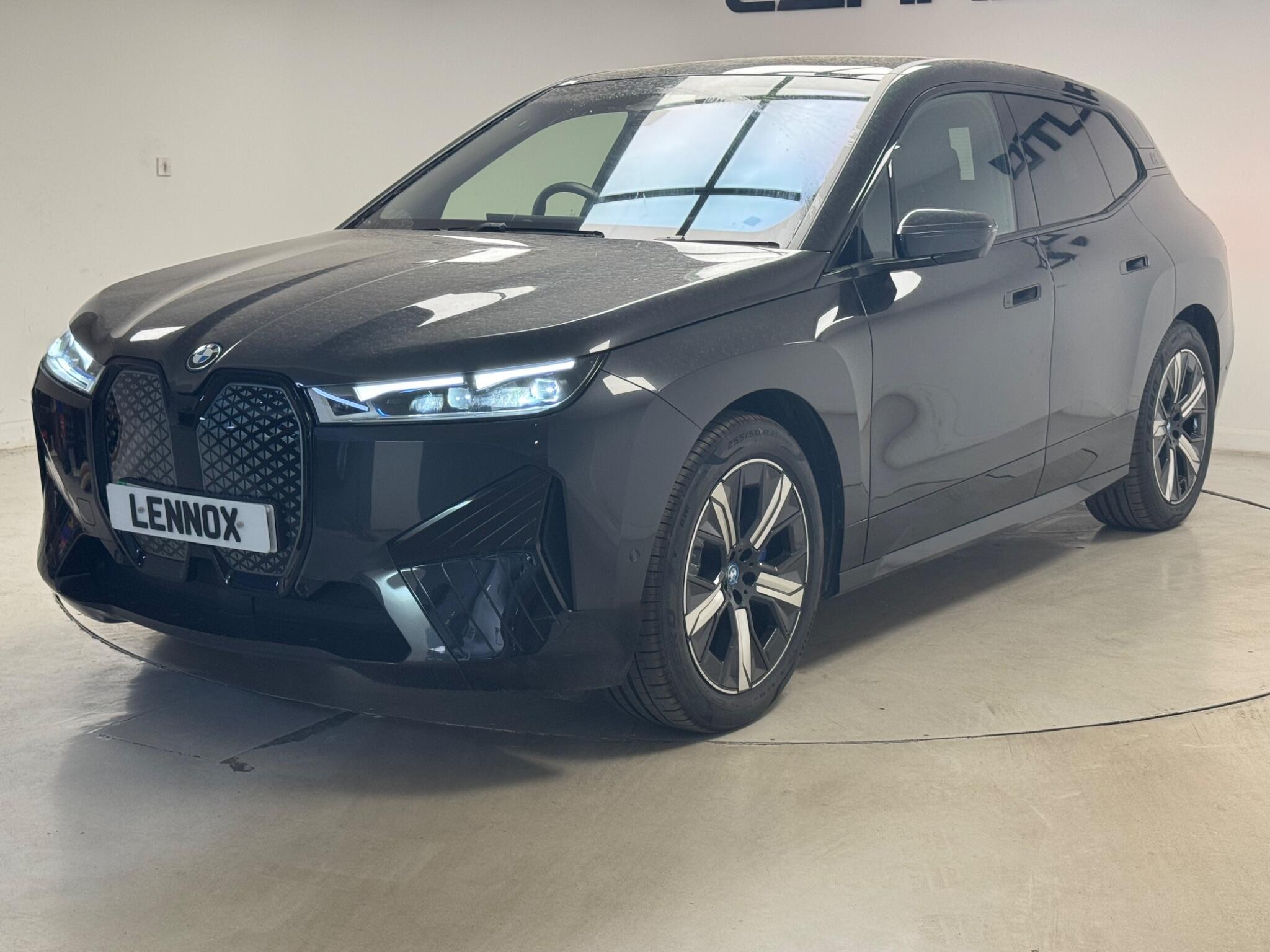 BMW Ix view 3