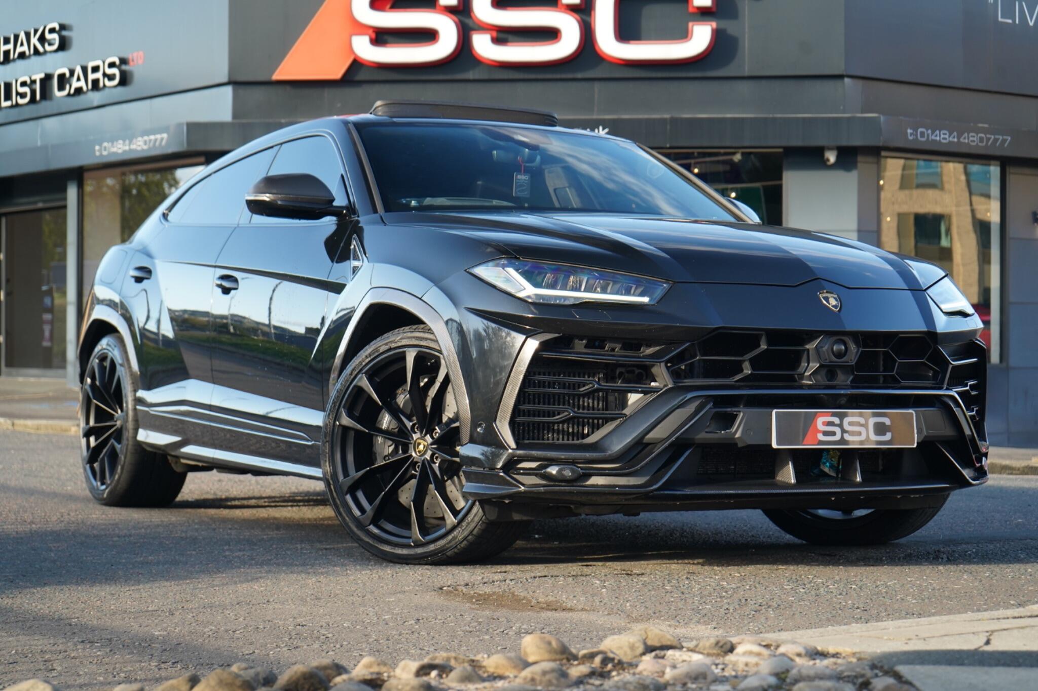 Lamborghini Urus main image