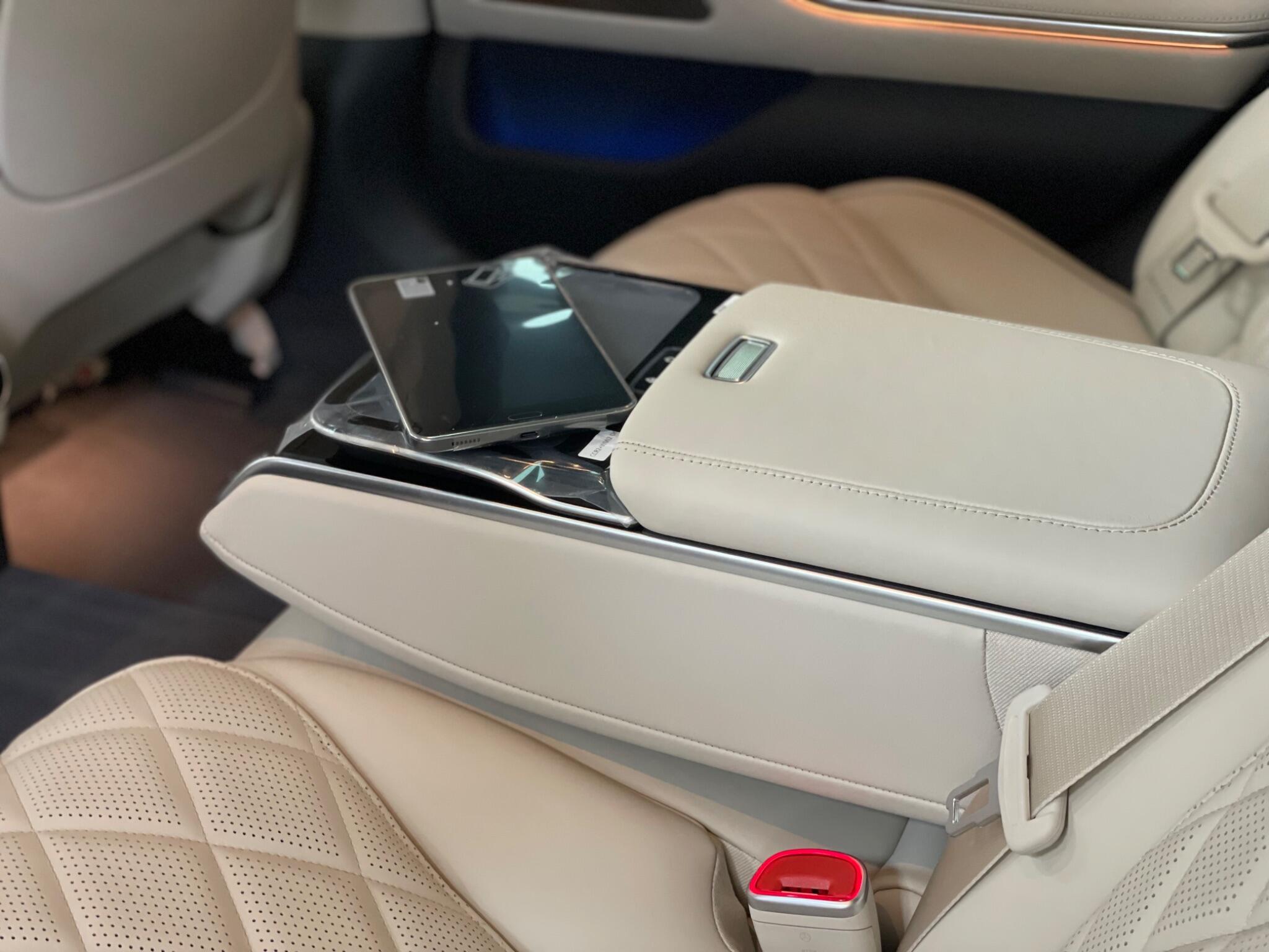 Mercedes-Benz S-Class view 28