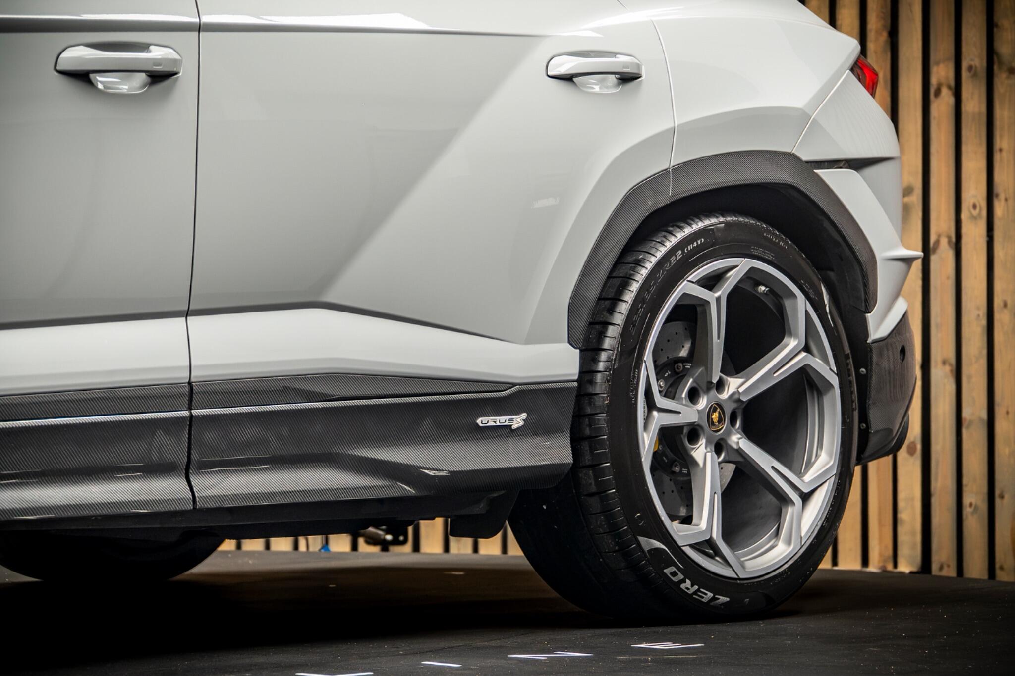Lamborghini Urus view 16