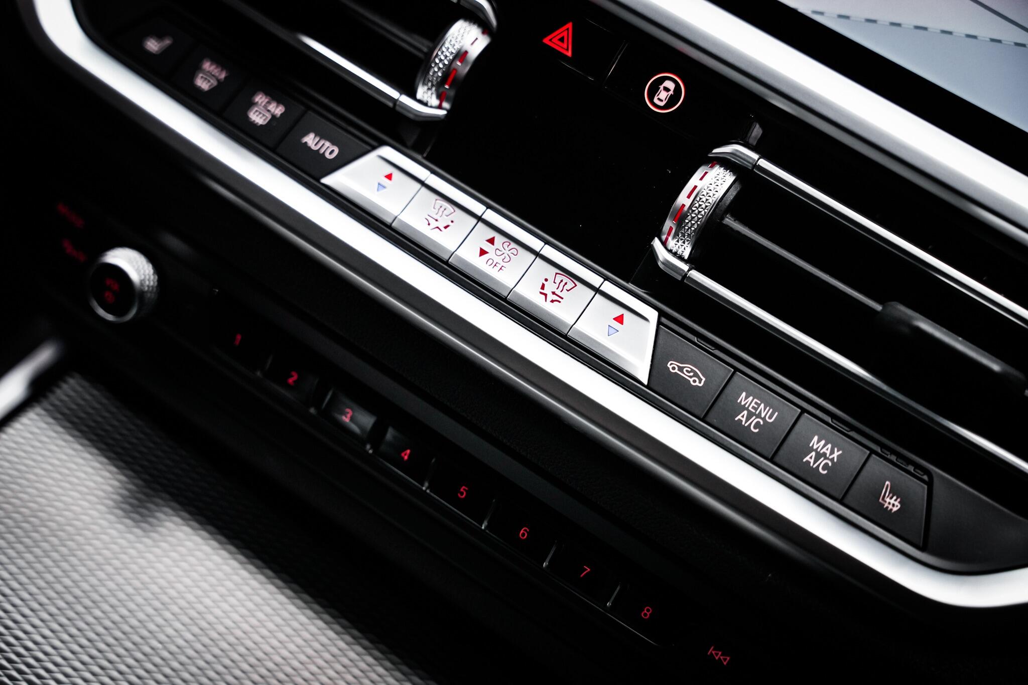 BMW 3 Series view 44
