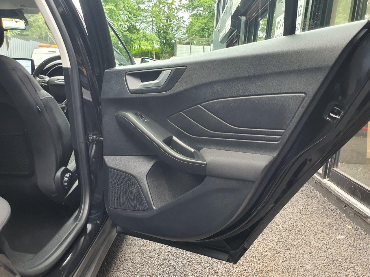 Ford Focus view 16