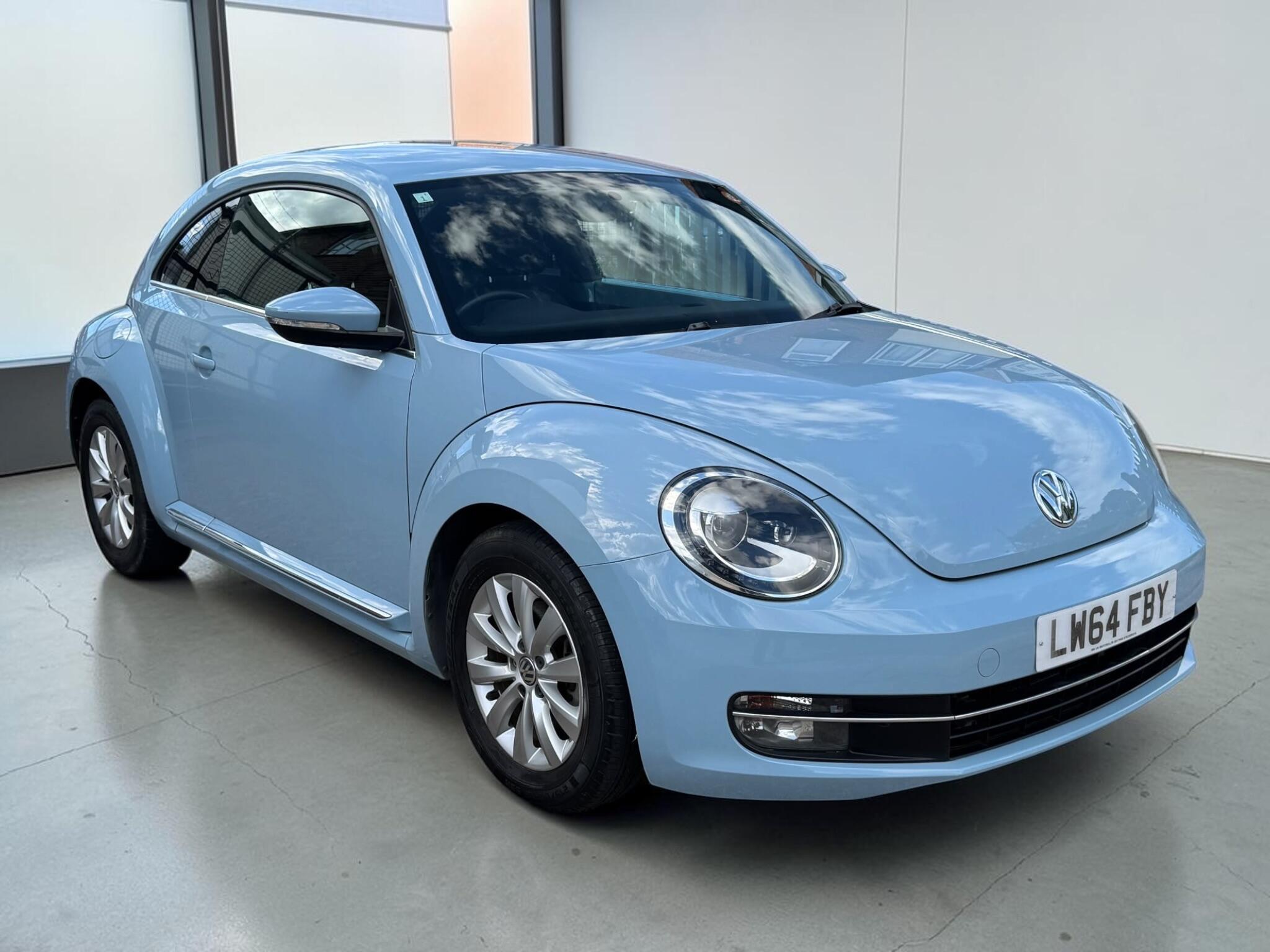 Volkswagen Beetle view 12