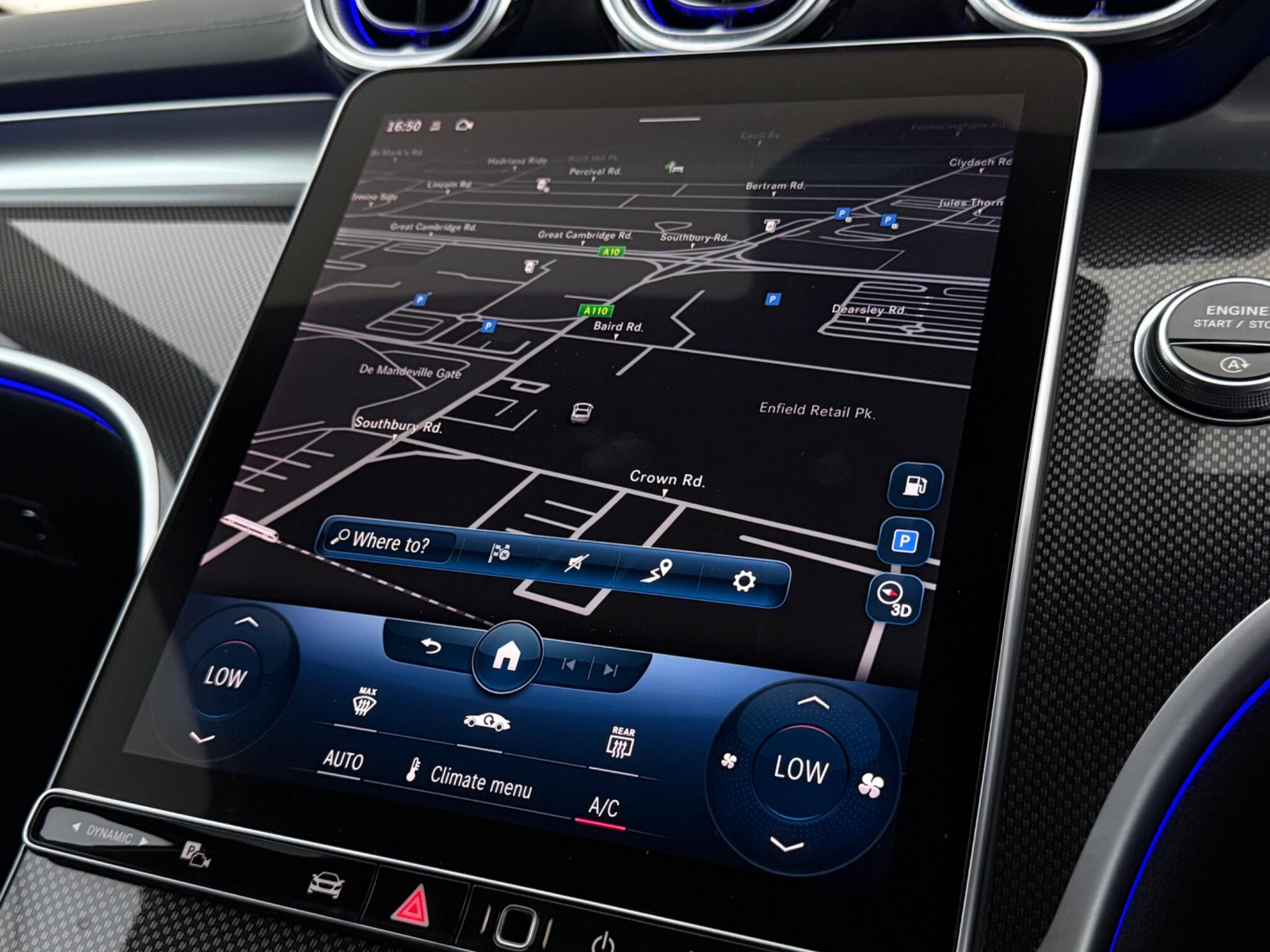 Mercedes-Benz C-Class view 29