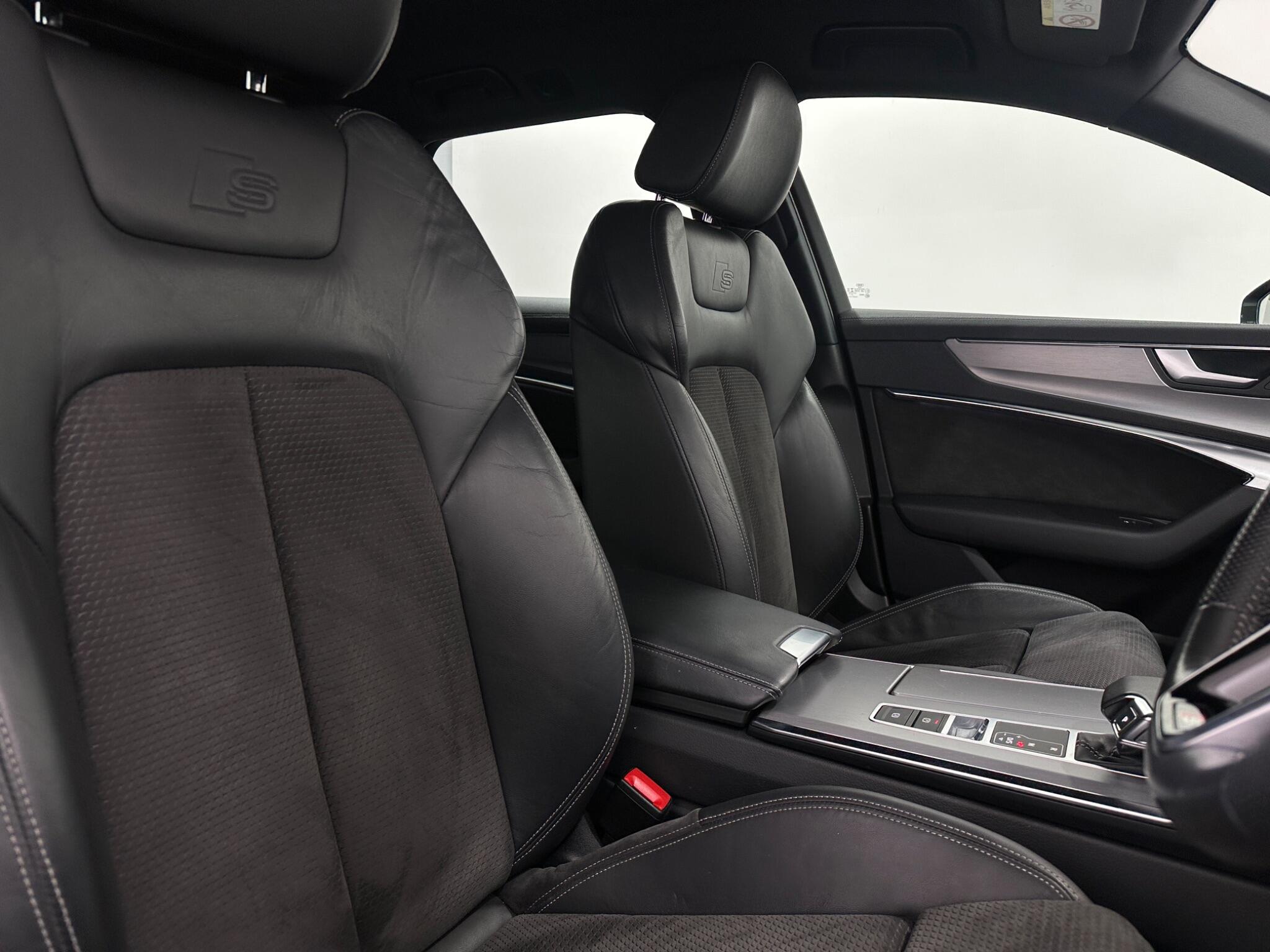 Audi A6 Avant view 32