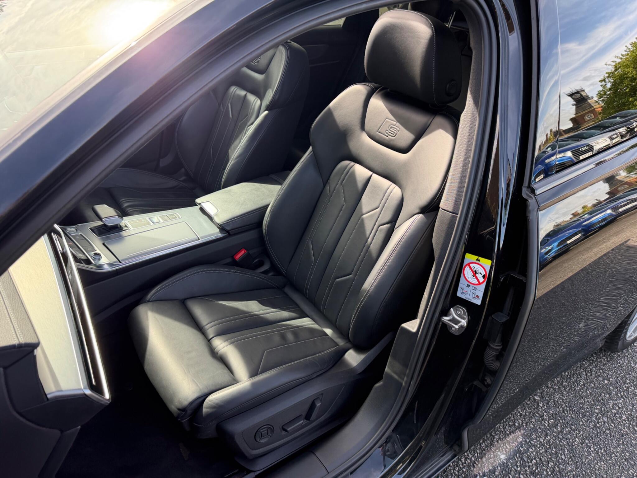 Audi A6 view 20