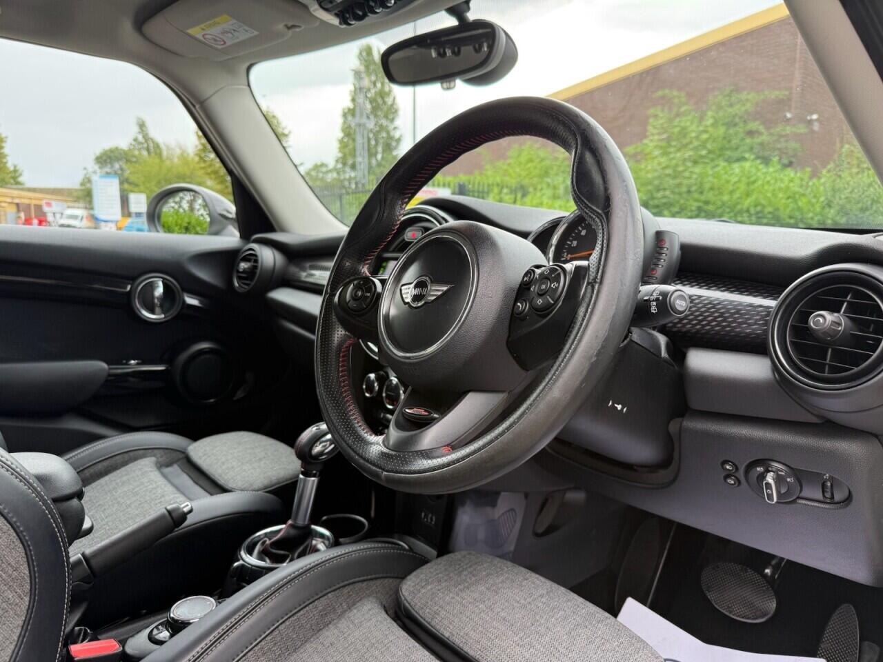 Mini Cooper view 14