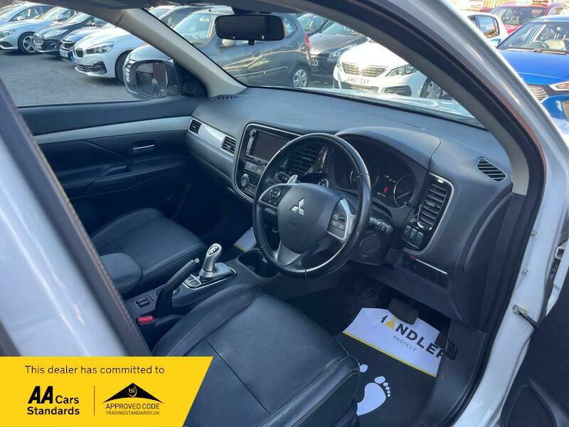 2014 Mitsubishi Outlander image 31